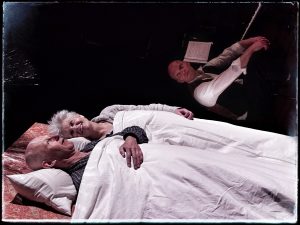 teater2tusind og Teatret Gruppe 38 - Moerket ligger under sengen - Foto: Joakim Eggert