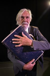 jeg hedder joop_bo stenddel larsen_det førstebogstav_teatret gruppe 38 2023_fotograf Mette Dahlquist