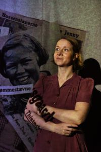 ulla vejby i forestillingen bølgebryder