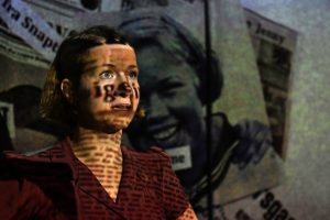 ulla vejby i forestillingen bølgebryder